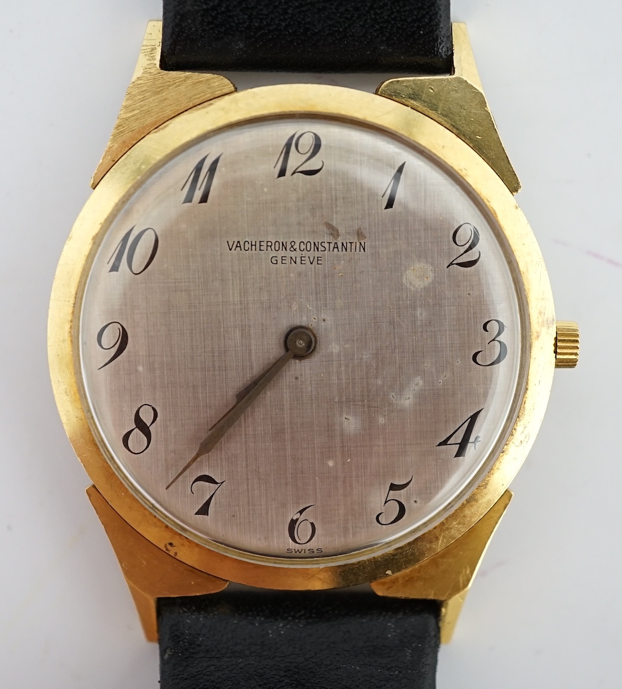 A gentleman's 18ct gold Vacheron & Constantin manual wind dress wrist watch